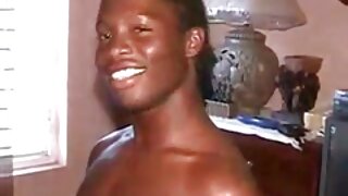 Beli penis za njeno črno muco