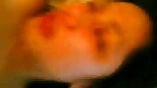 Debela babe z velikimi joški pleše