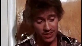 Sočni najstniki se zabavajo s kamero