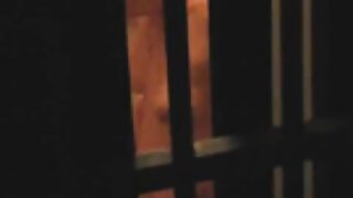 Babica se igra s svojim ugrizom