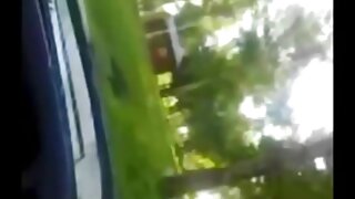 Prsata mama se zabava