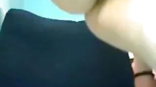 Lepa piščanec sesa tiča