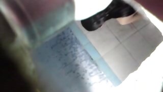 Tako lepa blond punca posname vroč seks zabaven video, ko starši odidejo, uživajte