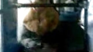 Dve dekleti se ližeta