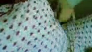 Seksi prsata babe obožuje kunce