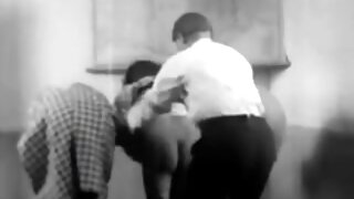 Teen z biserno belo zadnjico zajebal