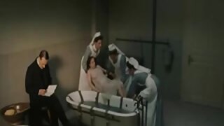 Oglejte si, kako se uporablja velik dildo