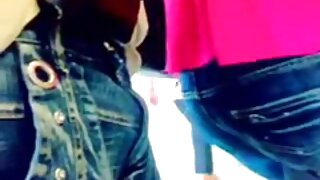 Vroča kurba drgne svojo piko