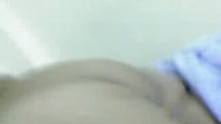 Blondinka je cumshot v njen obraz