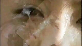 Amateur masturbira pred spletno kamero