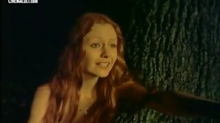 Tattoe dude dolgo časa liže svojo lepo punco muco do več orgamov