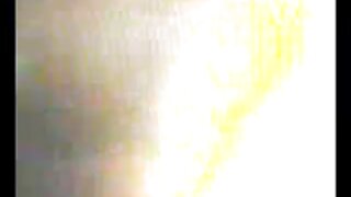 Precej zrela blond punca v nedeljo zjutraj naredi hudičevo fafanje,!prekleto!