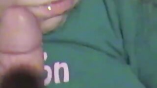 Blondinka se zaduši z masivnim tičem