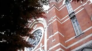 Blondinka Cutie zajebava popolnega neznanca v njegovem avtomobilu