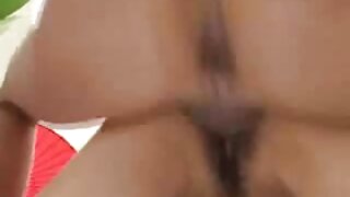 Rdečelaska razpira noge