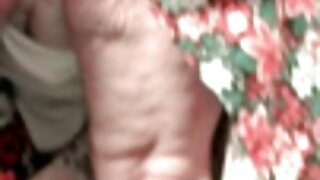 Tako lepo rjavolaska milf naredi tvegan seks na prostem zabaven v gozdu,!