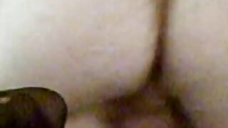 Utrujen najstnik dobi mesen zajtrk