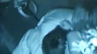 Skinny ženska je cumshot