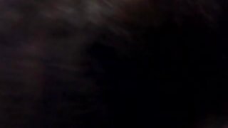 Rdečelaska se prodira v njeno muco