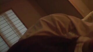 Hottie se zabava pod tušem