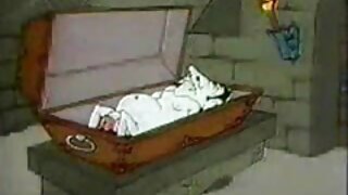 Popolnoma obrita ljubica se stimulira