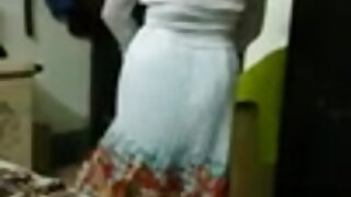 Rjavolaska odpira noge