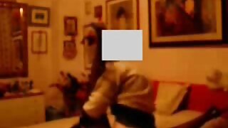 Skupina svingerjev naredi seks zabaven doma in objavlja na spletu,!prekleto!