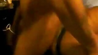 Prekleta blondinka v nogavicah in sperma v ustih