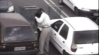 Prsata punca obvladuje tiča