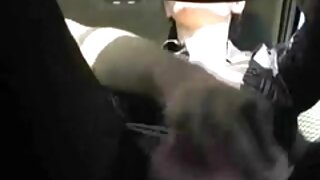 Rjavolaska si masira režo