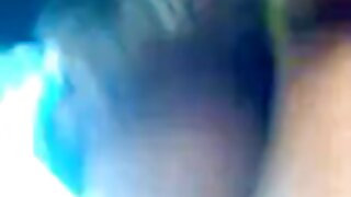 Najstnica rad sesa, vendar sovraži pogoltniti