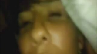 Stimulate babe poje okusno spermo