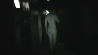 Bang busty velike joške črn modrček velike oči piščanec z jasno igračo