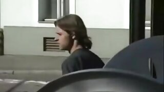 Najstniški pari si delijo spolne izkušnje