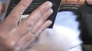 Tako lepa tetovirana rjavolaska dekle naredi hudičevo fafanje, potem pa jebi, uživaj