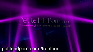 Zamaskirana najstnica daje fahanje