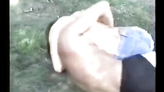 Tako lepa blond milf žena naredi hudičevo titjob, tity wank, titfuck in blowjob