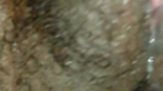 Rdečelaska se liže in ona liže