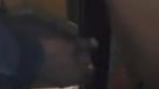 Skinny kurba se sleče zgornji del