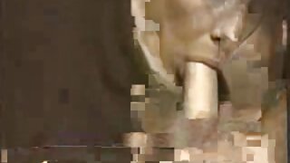 Tako lepa rjavolaska žena naredi čudovito prekleto sejo, ko starši odidejo, uživajte